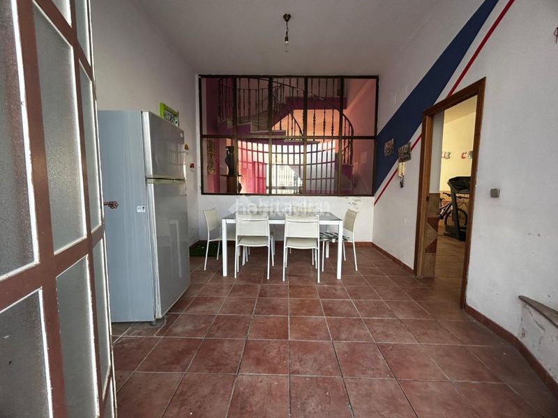 Foto a315df9b-690f-4689-88e0-0897fc920c2f. Casa amb calefacció aparcament a Rinconada (La)