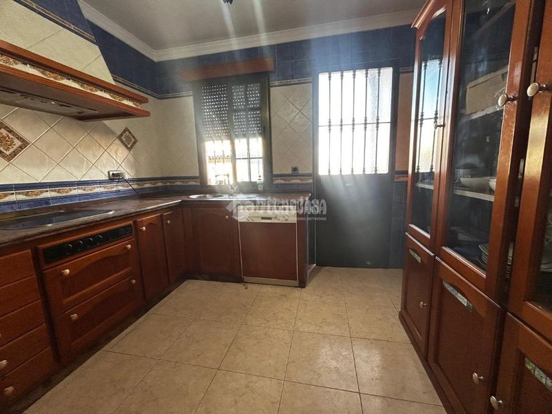 Foto a516eb72-df2d-475a-874b-efbbe6e544e5. Casa amb calefacció aparcament a Rinconada (La)