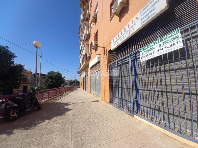 Foto 172279a4-357a-4242-8708-467e0ff7519d. Local comercial  en venta en Palmete Sevilla