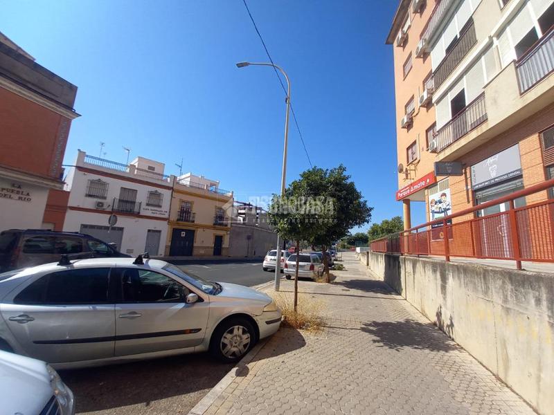 Foto 2de6e52e-9845-4a9f-b952-346dd6626140. Local comercial  en venta en Palmete Sevilla