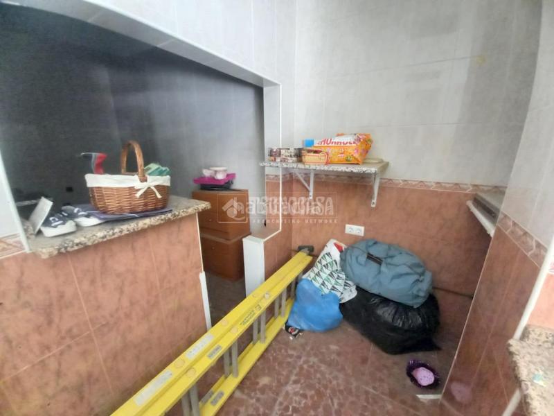 Foto 6eee2555-a92f-4f6d-9fa3-71d6f3a6a18c. Local comercial  en venta en Palmete Sevilla