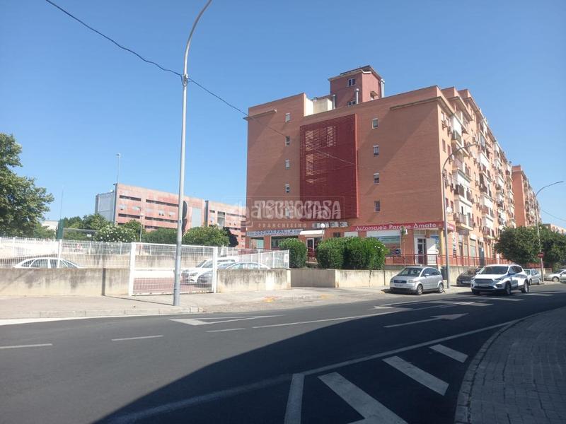 Foto f99e9c2d-18f8-496e-b9ef-220c9825ae3c. Local comercial  en venta en Palmete Sevilla