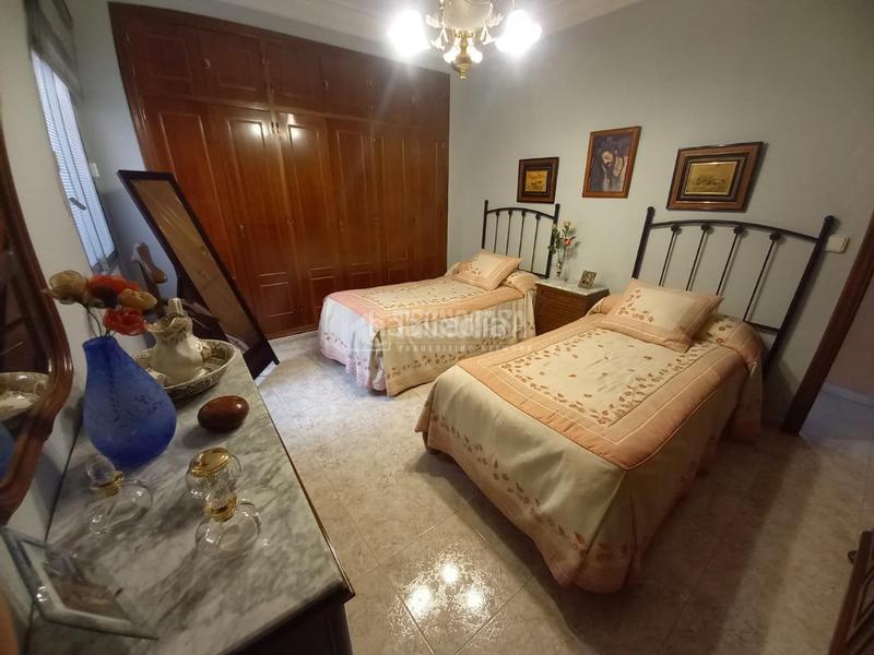 Foto 10e1e2c2-67bc-49f9-b6d8-95ca0249c734. Maison jumelée dans Palmete Sevilla