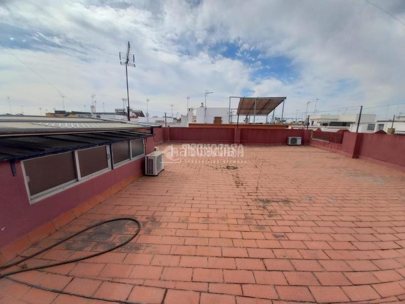 Foto 45272c17-2f90-4f25-bd40-aa2704483a65. Maison jumelée dans Palmete Sevilla