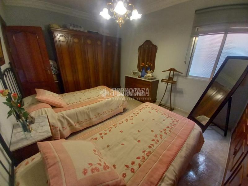 Foto 6e45adaf-59e2-4ab1-be2c-b84436acd562. Maison jumelée dans Palmete Sevilla