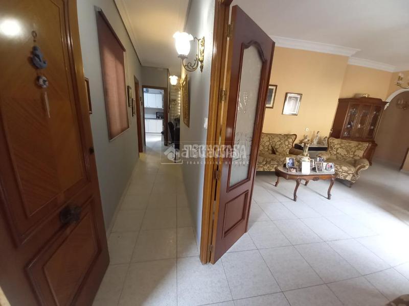 Foto 74042e64-eebe-41f8-8d80-20dd7edc17c1. Maison jumelée dans Palmete Sevilla