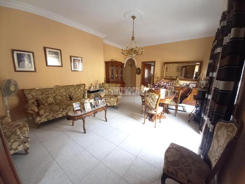 Foto c7801efd-4aa6-4aba-aa09-5cc4a54dd59c. Maison jumelée dans Palmete Sevilla