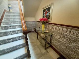 Casa aparellada a Palmete. Casa en venta en sevilla