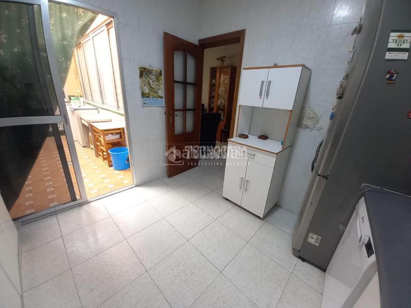 Foto fdc57eb3-bf28-4aa9-9adc-270358a4543a. Maison jumelée dans Palmete Sevilla