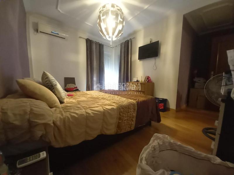 Foto c2add816-b6c3-419f-8c55-b8de60e31120. Casa pareada casa en venta en Palmete Sevilla