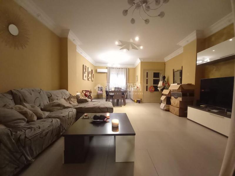 Foto cbd4b675-4dce-479e-b8eb-49e5ff4d60b3. Casa pareada casa en venta en Palmete Sevilla