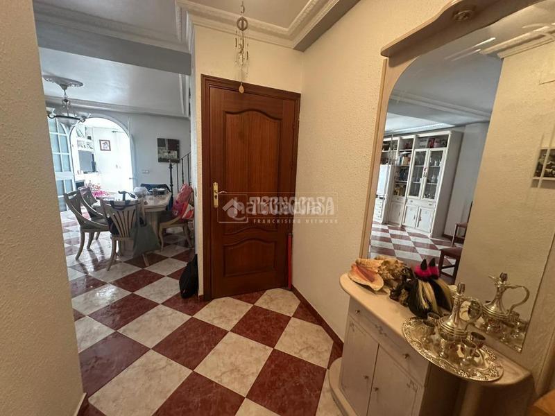 Foto 6592dce0-d7a1-44bc-9712-a8d496696819. Casa pareada casa en venta en Palmete Sevilla