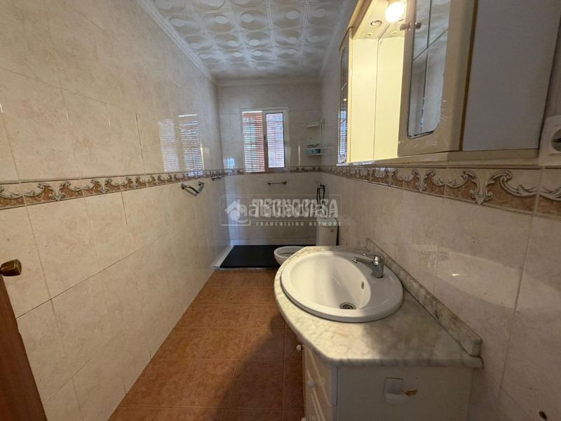 Foto cfdb69e2-5db9-4f1e-b993-b95a05bff242. Casa aparellada a Rinconada (La)