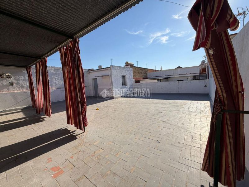 Foto e9ae727a-803c-4e73-b98e-5deee3729731. Casa aparellada a Rinconada (La)