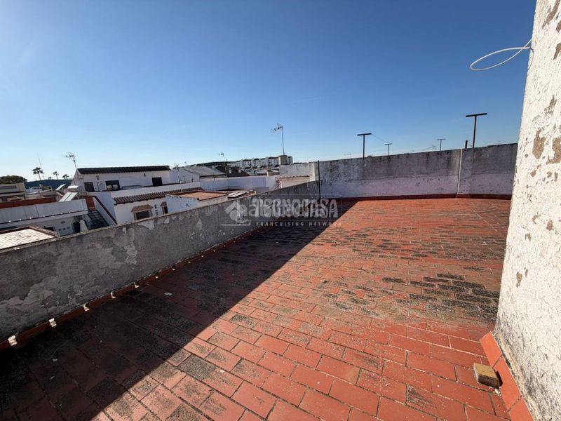Foto eed14dea-c382-45d5-8c35-4239f2bece99. Casa aparellada a Rinconada (La)