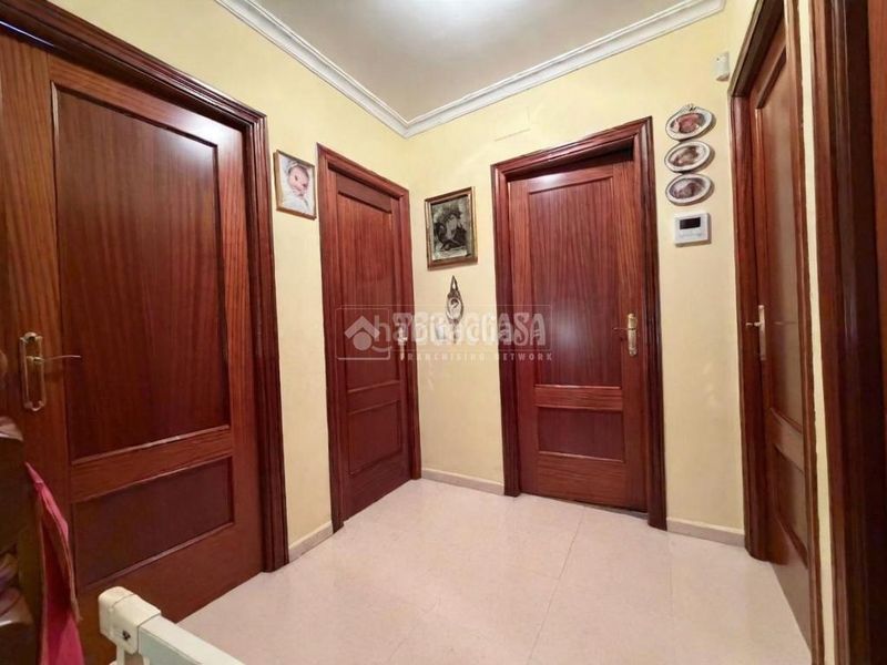 Foto 10788f8f-63ca-4a0b-9de0-45a25cd82ff8. Casa aparellada amb calefacció a Rinconada (La)