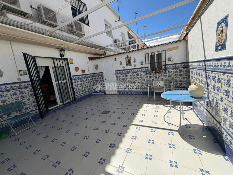 Foto a9b90506-681a-47e3-89ec-f4c510776f69. Casa aparellada amb calefacció a Rinconada (La)