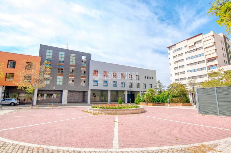 Foto a4324563-ca6b-4d51-bf5f-8d54df270525. Aparcament cotxe a Plaza de Toros Valladolid