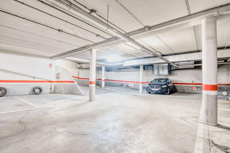 Foto f0bca498-02a6-4bf3-b0ff-66f3e3ec2210. Aparcament cotxe a Plaza de Toros Valladolid