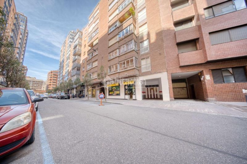 Foto 39b36af6-617a-4636-8035-127a0f850aa3. Aparcament cotxe a Plaza de Toros Valladolid