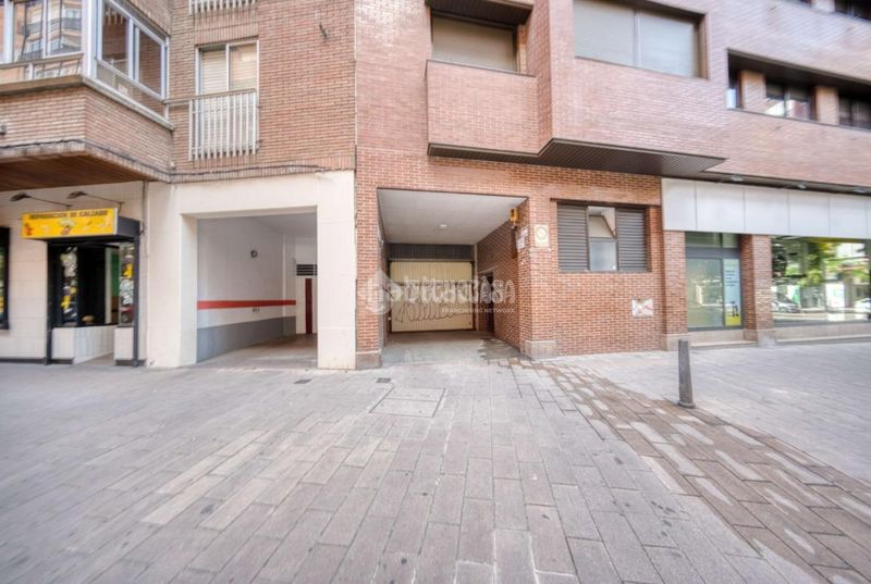 Foto a7ed0637-9621-4d19-be0c-aef47cb44c87. Aparcament cotxe a Plaza de Toros Valladolid