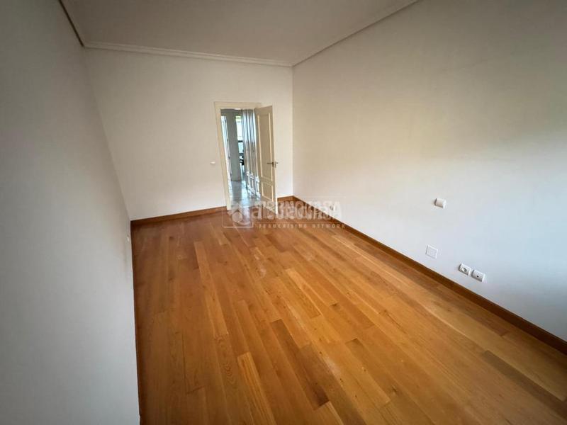 Foto 17440fbd-c39c-4245-816c-03ee61ffd0a5. Piso  en venta en Centro - Ayuntamiento Santander