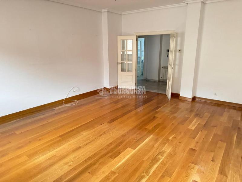 Foto bafd0173-a962-4ff5-a5f8-9e2e473d4a06. Piso  en venta en Centro - Ayuntamiento Santander
