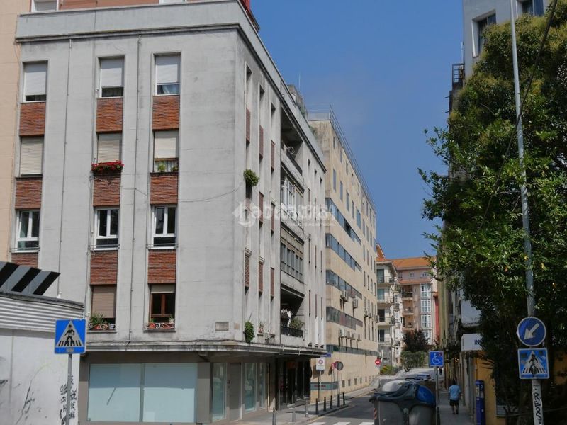 Foto 0982d75b-4994-4f0a-9492-d42ed2cad978. Piso  en venta en Centro - Ayuntamiento Santander