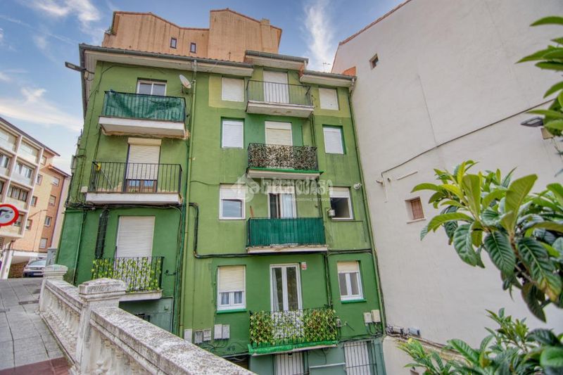 Foto f8d58249-b81b-4ff7-93a5-c7a137d6d225. Estudi a Centro - Ayuntamiento Santander
