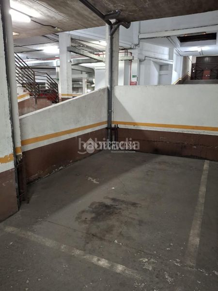 Foto 9f753f0c-ddad-41a5-bff4-d6da80ca3862. Aparcament cotxe a Los Cármenes Madrid