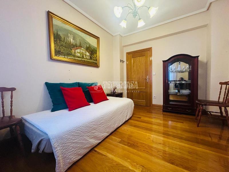 Foto f21ac315-c545-4ece-8669-3209fe8a77a8. Etagenwohnung mit heizung in Santutxu-Basarrate Bilbao