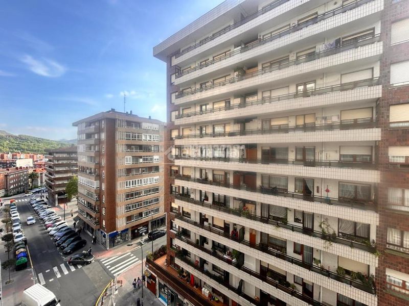Foto b7d8ebc5-e71f-4fd9-b870-2736aa6769a1. Piso  en venta en Santutxu-Basarrate Bilbao