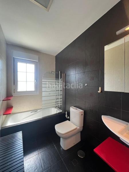 Foto b612adc4-8c7f-44a0-bdbd-8408f5c08eac. Chalet en Grado