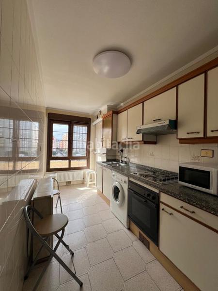 Foto b6367a7a-d423-4a47-be20-482c6759e9da. Piso apartamento a escasos pasos de la playa en Centro Gijón