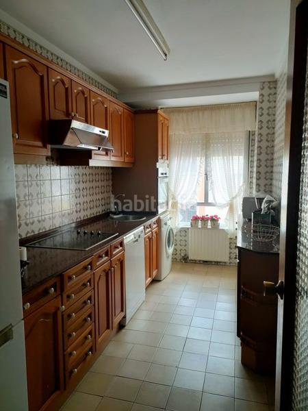 Foto b980f633-36d8-46f2-a5be-45ce237cb7e3. Alquiler piso  en calle alarcón, 45, La Arena en Gijón