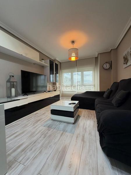 Foto 5b21b836-13a1-4d67-8d6d-c4a5b0f986f9. Rent flat with heating in El Natahoyo Gijón