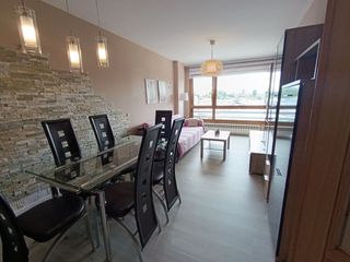 Location Appartement à El Polígono. Piso de 3 habitaciones en la av. portugal