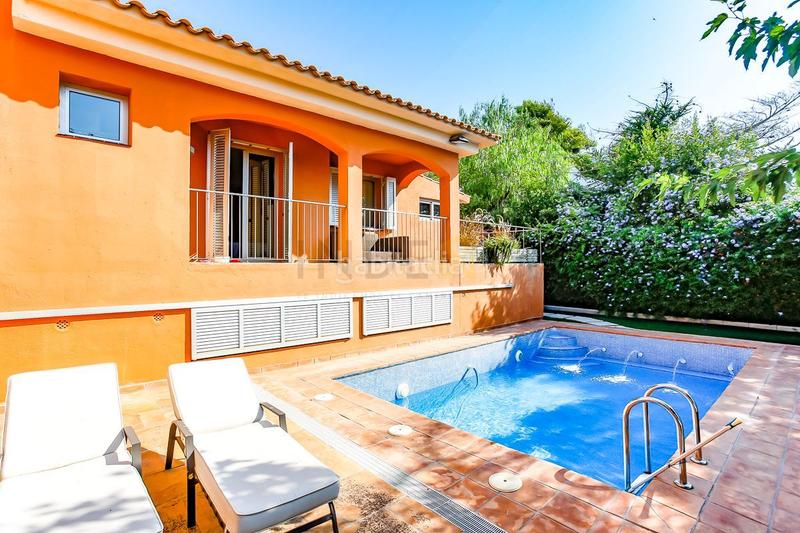 Foto e8266843-81fc-4853-bc2b-389a1d174db3. Affitto casa con riscaldamento piscina in Barri de Mar Vilanova i la Geltrú