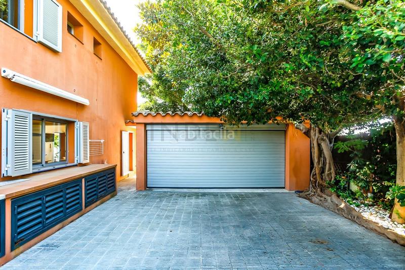 Foto 12bd7e04-fe5d-48c8-97a6-a2d6e88ee00f. Alquiler casa preciosa villa frente al mar mediterráneo en Vilanova i la Geltrú