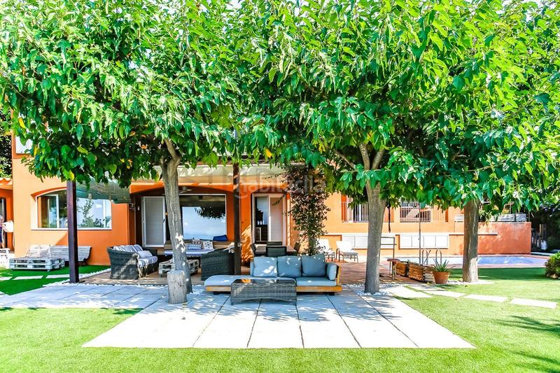 Foto 412d86aa-588b-4881-a463-5abea956914d. Alquiler casa preciosa villa frente al mar mediterráneo en Vilanova i la Geltrú