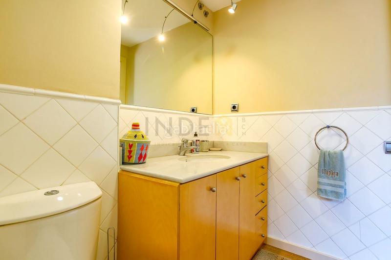 Foto 69e15e34-1585-458c-993a-a01b9b244496. Alquiler casa preciosa villa frente al mar mediterráneo en Vilanova i la Geltrú