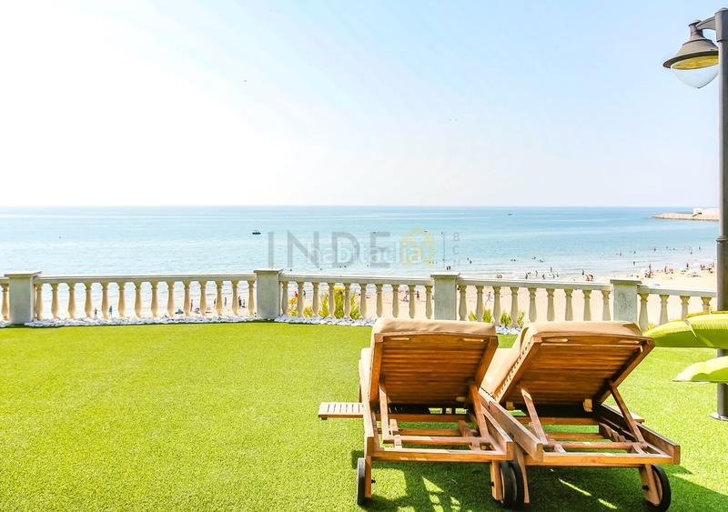 Foto 6f002e6e-861b-4739-9b89-6348188982ea. Alquiler casa preciosa villa frente al mar mediterráneo en Vilanova i la Geltrú