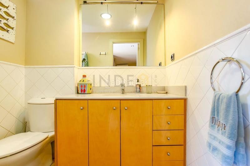 Foto b04e1132-9eef-4cf7-baf7-6507e8f4799a. Alquiler casa preciosa villa frente al mar mediterráneo en Vilanova i la Geltrú