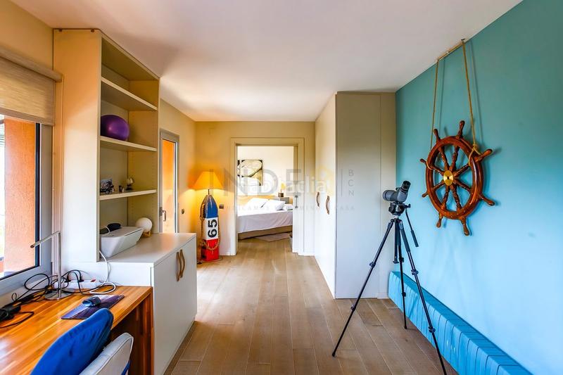 Foto c22c5ed8-09cc-4084-b911-4598da42d287. Alquiler casa preciosa villa frente al mar mediterráneo en Vilanova i la Geltrú