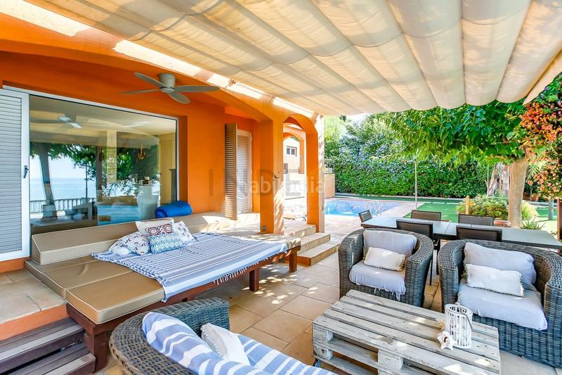 Foto e0d96d19-a6f6-482a-8b81-a2225bc6fea2. Alquiler casa preciosa villa frente al mar mediterráneo en Vilanova i la Geltrú