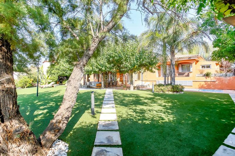 Foto e565271d-0916-4c6c-b0a1-7e5cf8135401. Alquiler casa preciosa villa frente al mar mediterráneo en Vilanova i la Geltrú