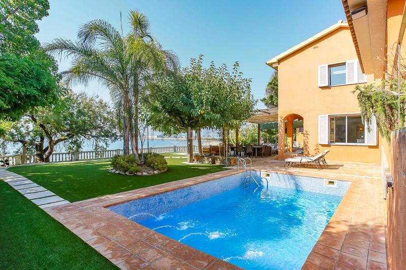 Foto 14091c83-24a8-47c9-8aff-4c4bcb2f07fe. Location maison avec chauffage piscine dans Barri de Mar Vilanova i la Geltrú