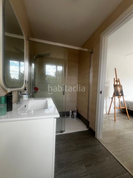 Foto b869b783-4e74-43f9-8b39-61ca9d5fe652. Casa amb piscina a Olivella