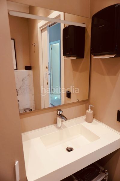 Foto ca2ad1d6-560e-4a59-96bb-54279676ede4. Lloguer local comercial a Centre Sitges