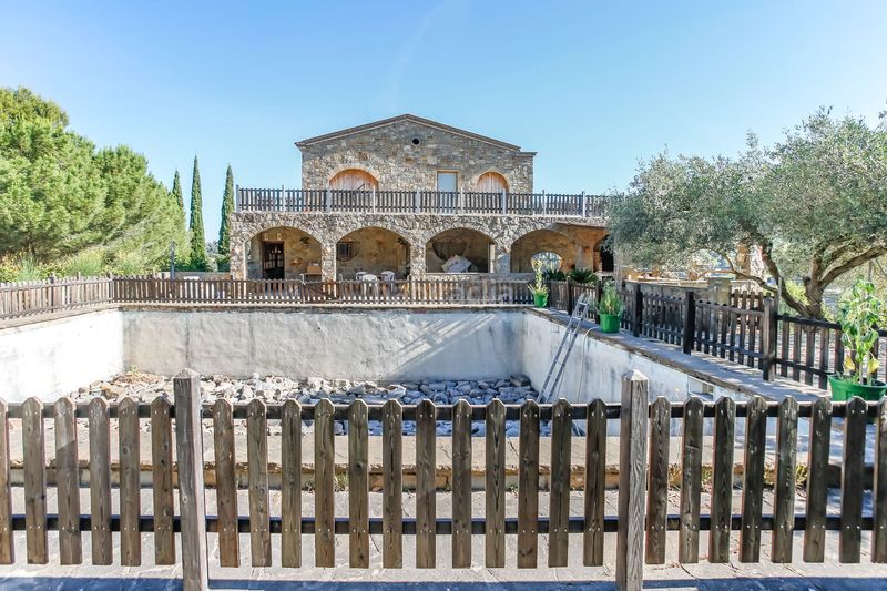 Foto 4b9c0d70-1869-4f1b-9406-0e271b49b71e. Casale con riscaldamento parcheggio piscina in Sant Vicenç de Castellet